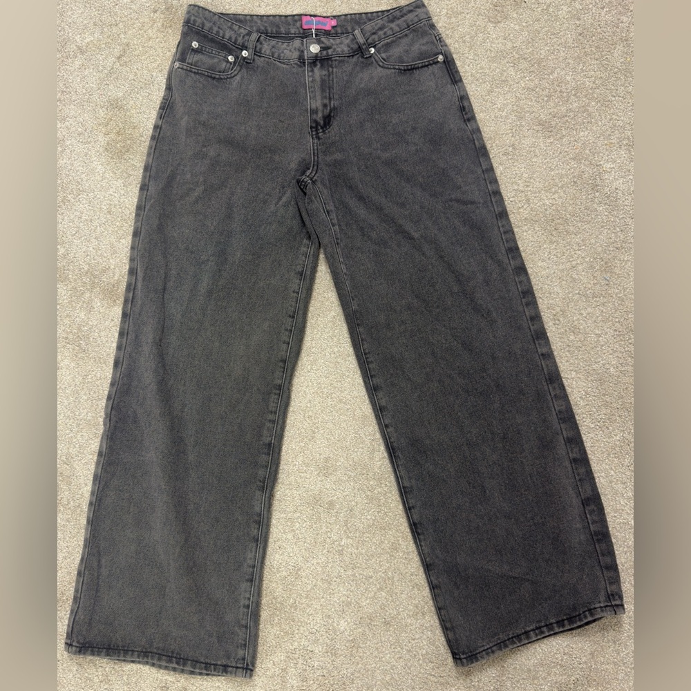 Edikted Raelynn washed low rise baggy jeans (Black washed)